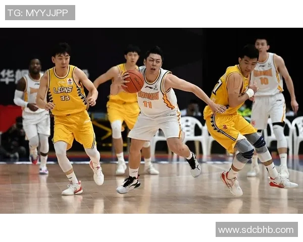 重庆篮球队与北京篮球队赛后分析实力对比与战术探讨