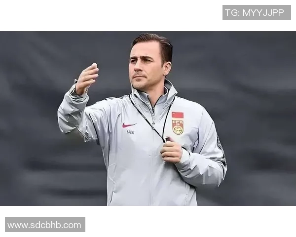 热爱足球的男生们为何对足球明星情有独钟探寻背后的原因与故事 热爱足球的男生们为何对足球明星情有独钟探寻背后的原因与故事