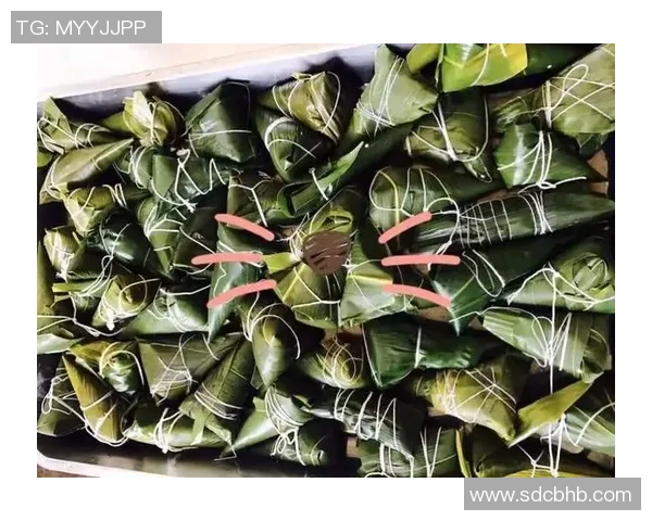 足球明星亲手包粽子温馨瞬间展现传统文化与体育精神的完美结合