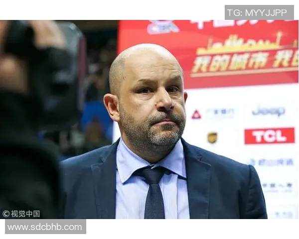 北京排球队整体压制革新之路：从战术调整到团队协作的深度剖析